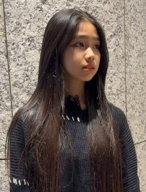 Kokomi wearing fashionable clothes